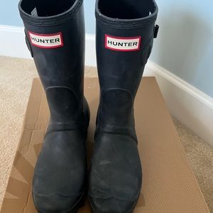 Hunter previously owned size 8 original short boots
